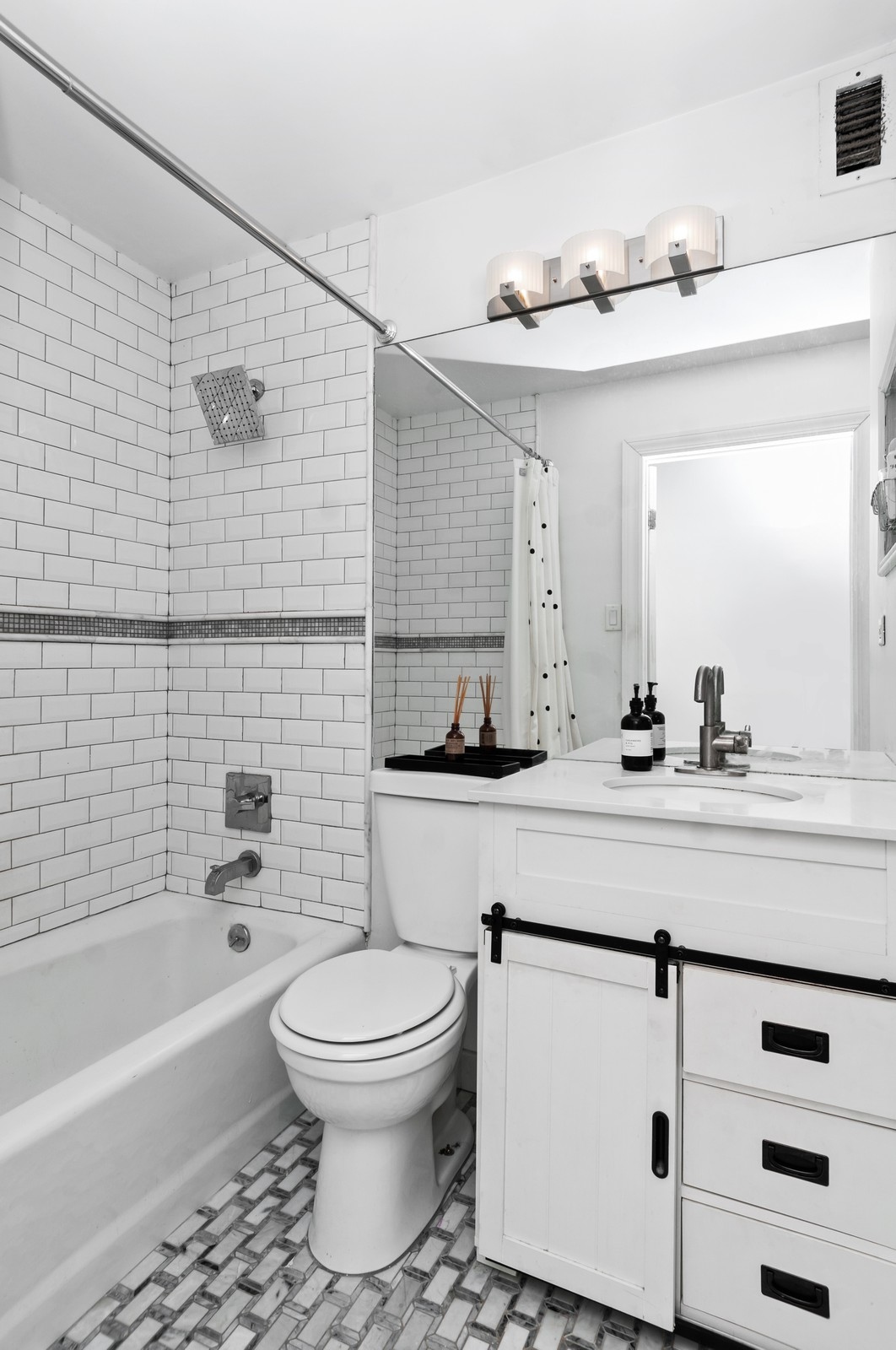 222 West 14th Street, Unit 2M Manhattan, NY 10011 - Photo 4 of 8