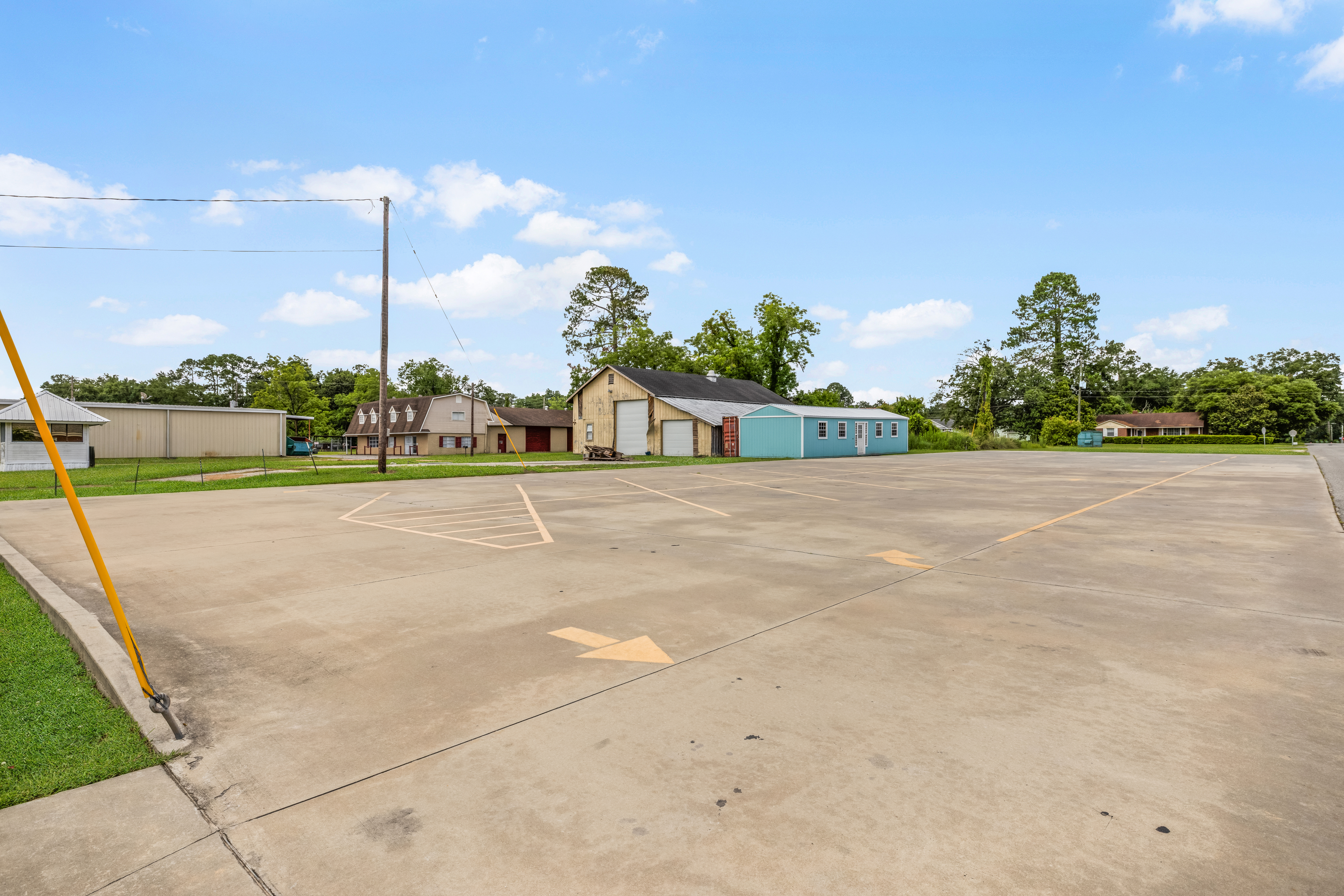 697 West Cherry Street Jesup, GA 31545 - Photo 34 of 47