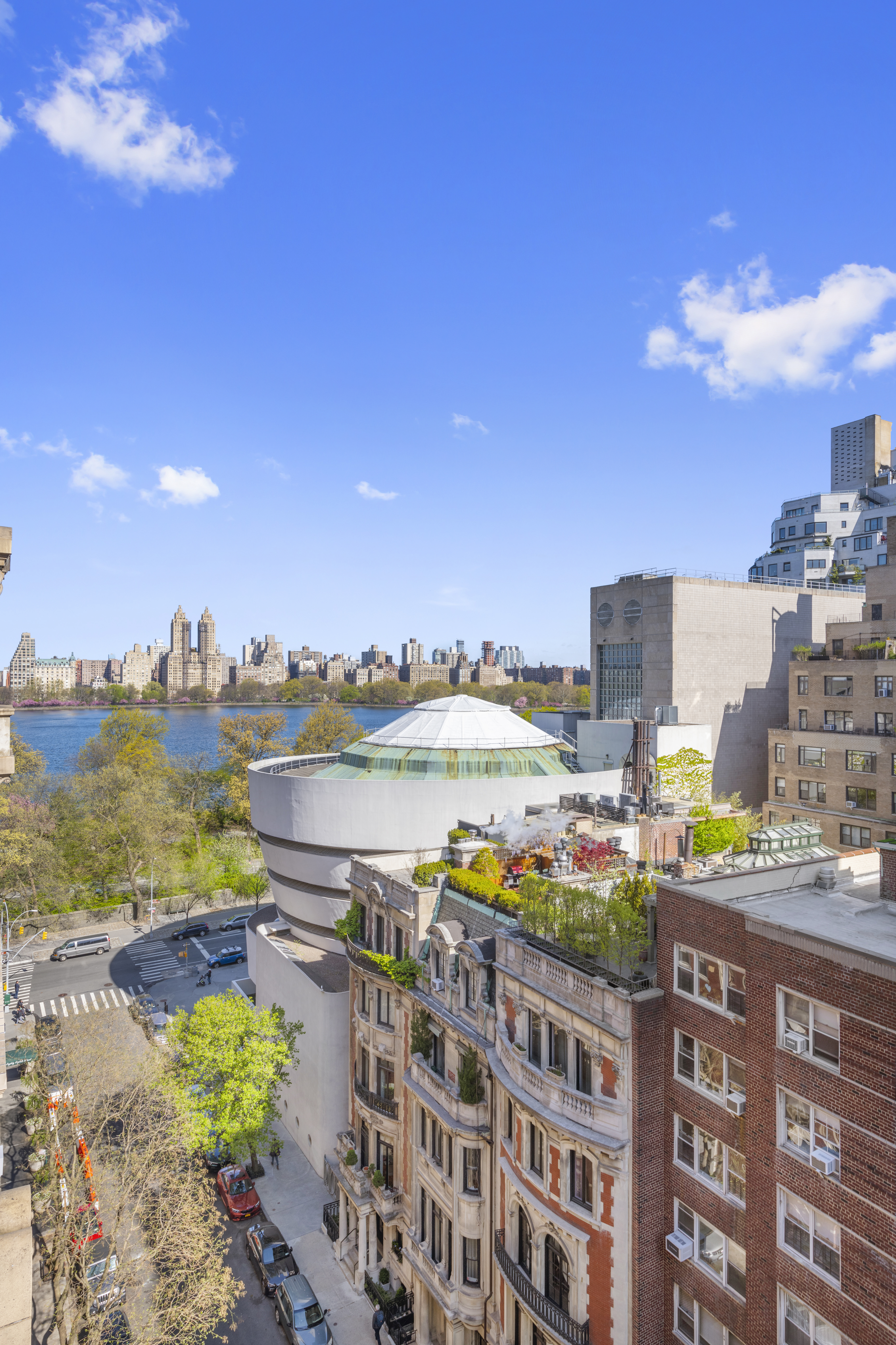 12 East 88th Street, Unit PH11/12B Manhattan, NY 10128 - Photo 16 of 22 a view of a city with an ocean view