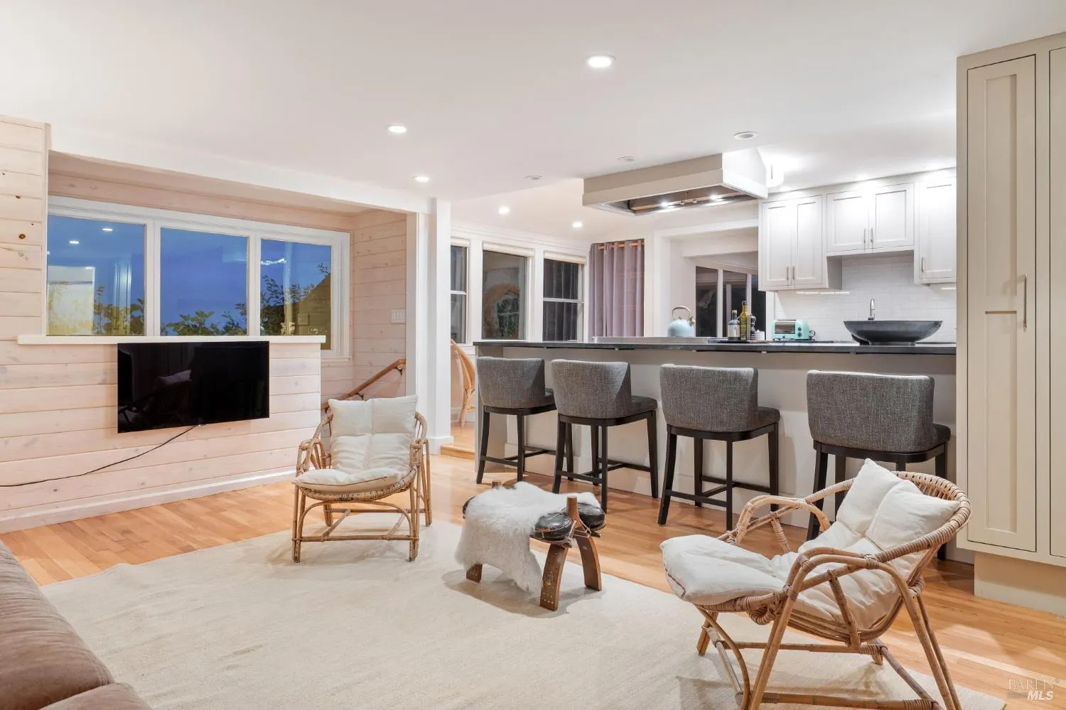 $3,680,000 | 40 Laurel Avenue, Stinson Beach, CA 94970