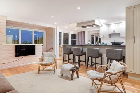 $3,680,000 | 40 Laurel Avenue, Stinson Beach, CA 94970