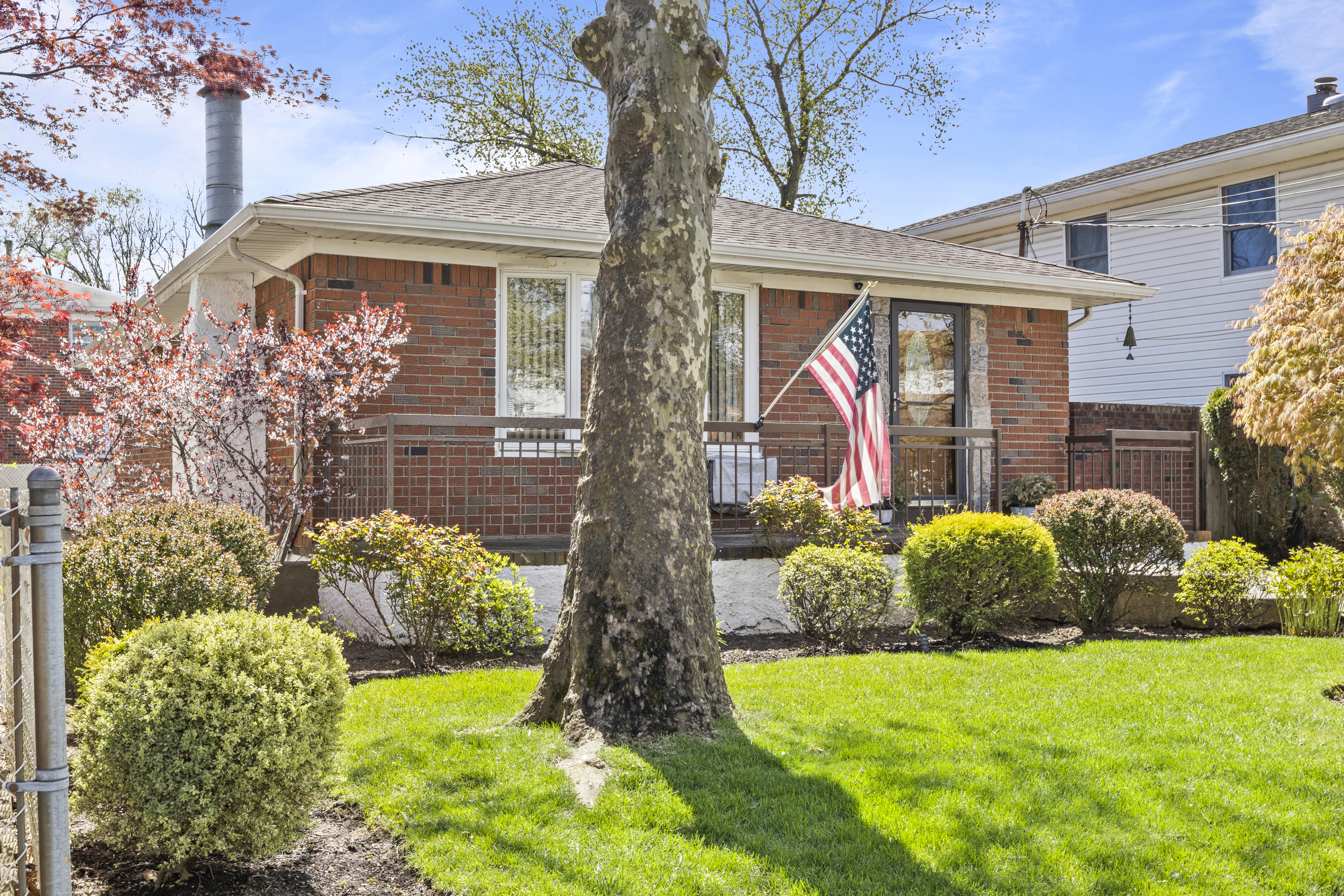 114 Greencroft Avenue Staten Island, NY 10308 - Photo 3 of 30