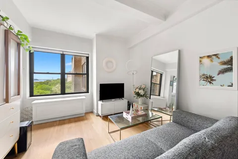 $565,000 | 230 Riverside Drive, Unit 12J | Upper West Side