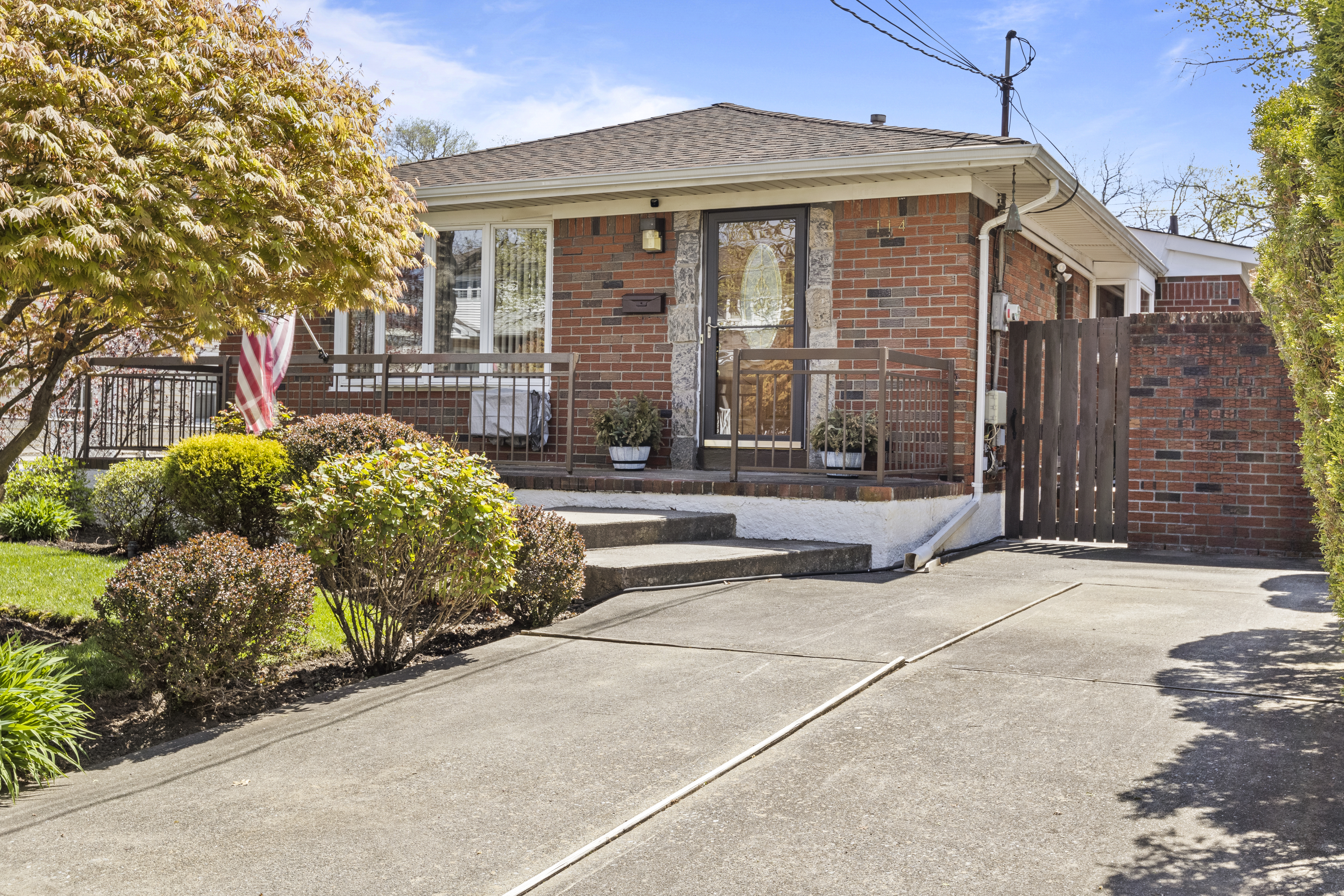 114 Greencroft Avenue Staten Island, NY 10308 - Photo 2 of 30