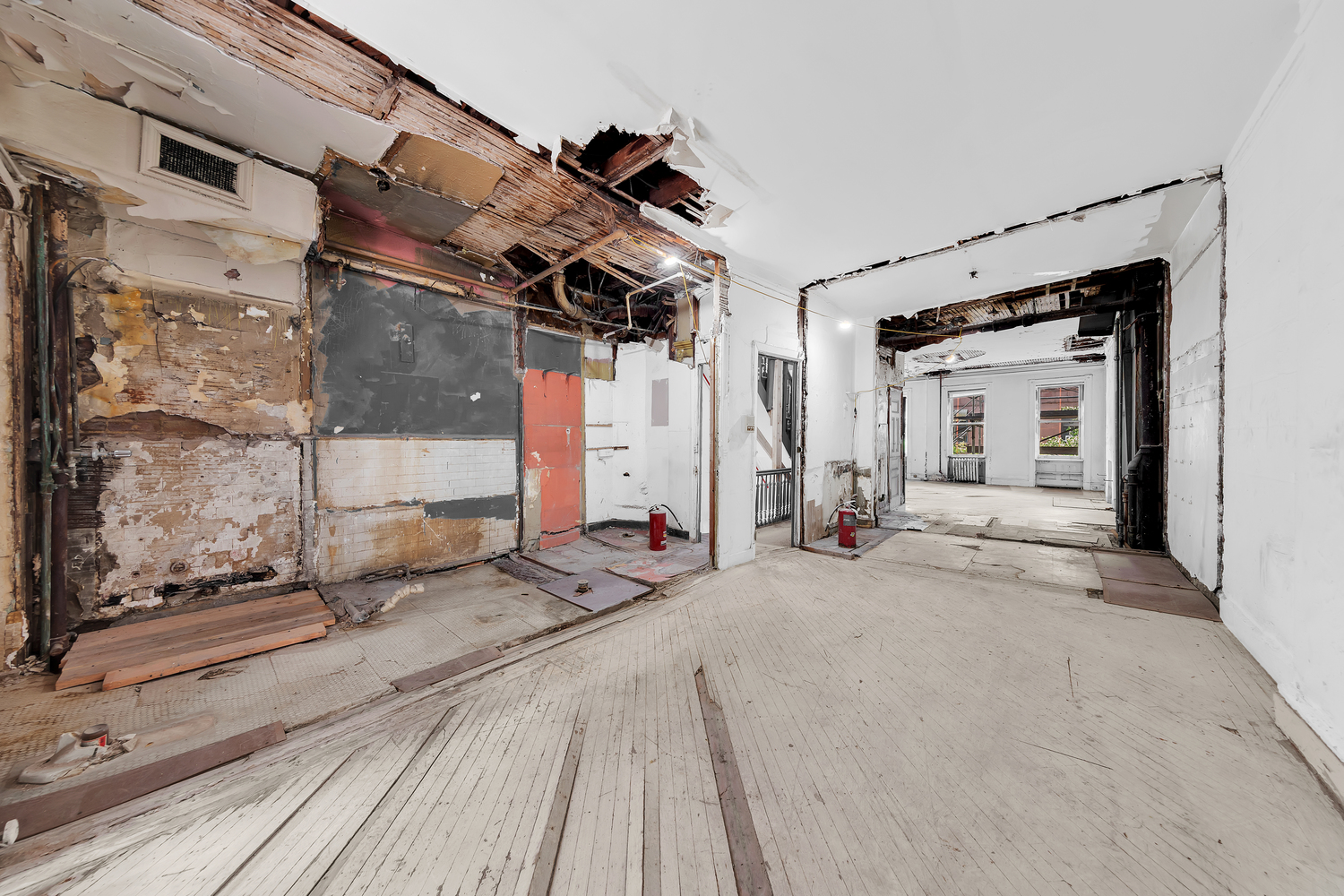 55 West 71st Street Manhattan, NY 10023 - Photo 8 of 11 a view of a house with a wooden fence