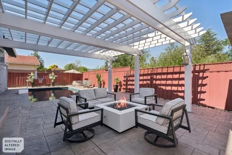 $1,049,000 | 112 Rose Petal Court, Petaluma, CA 94954