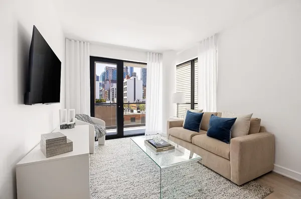 $3,950 | 27-09 40th Avenue, Unit 3I | Long Island City
