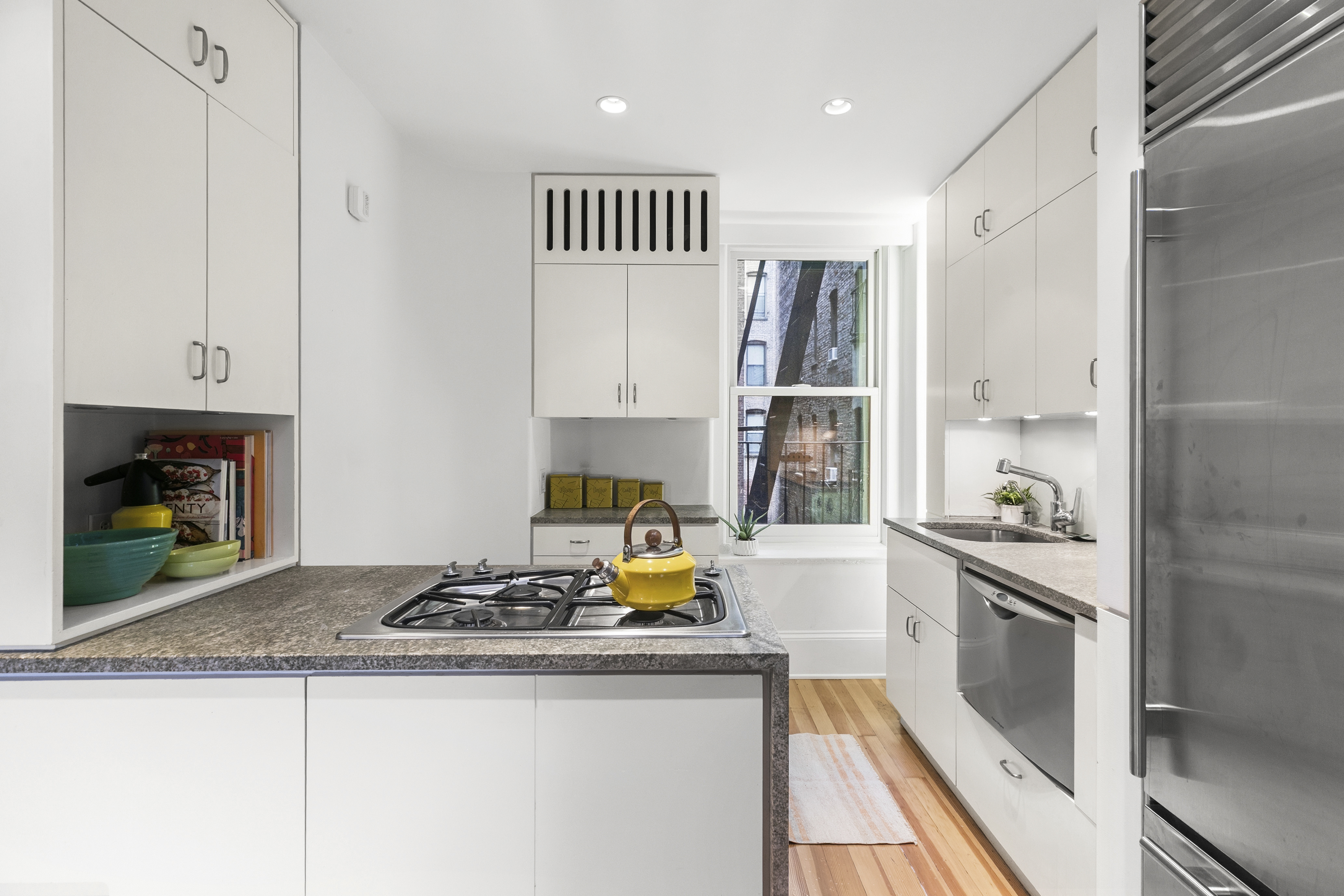 210 West 21st Street, Unit 2FW Manhattan, NY 10011 - Photo 4 of 12