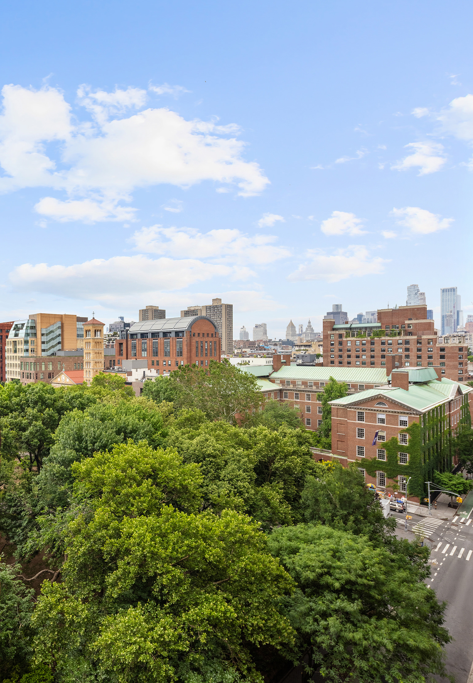 32 Washington Square West, Unit 11E Manhattan, NY 10011 - Photo 18 of 21 Gallery Image 18