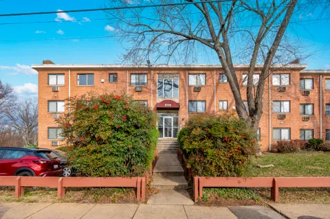 $259,900 | 6706 James Lee Street, Unit 350, Falls Church, VA 22042