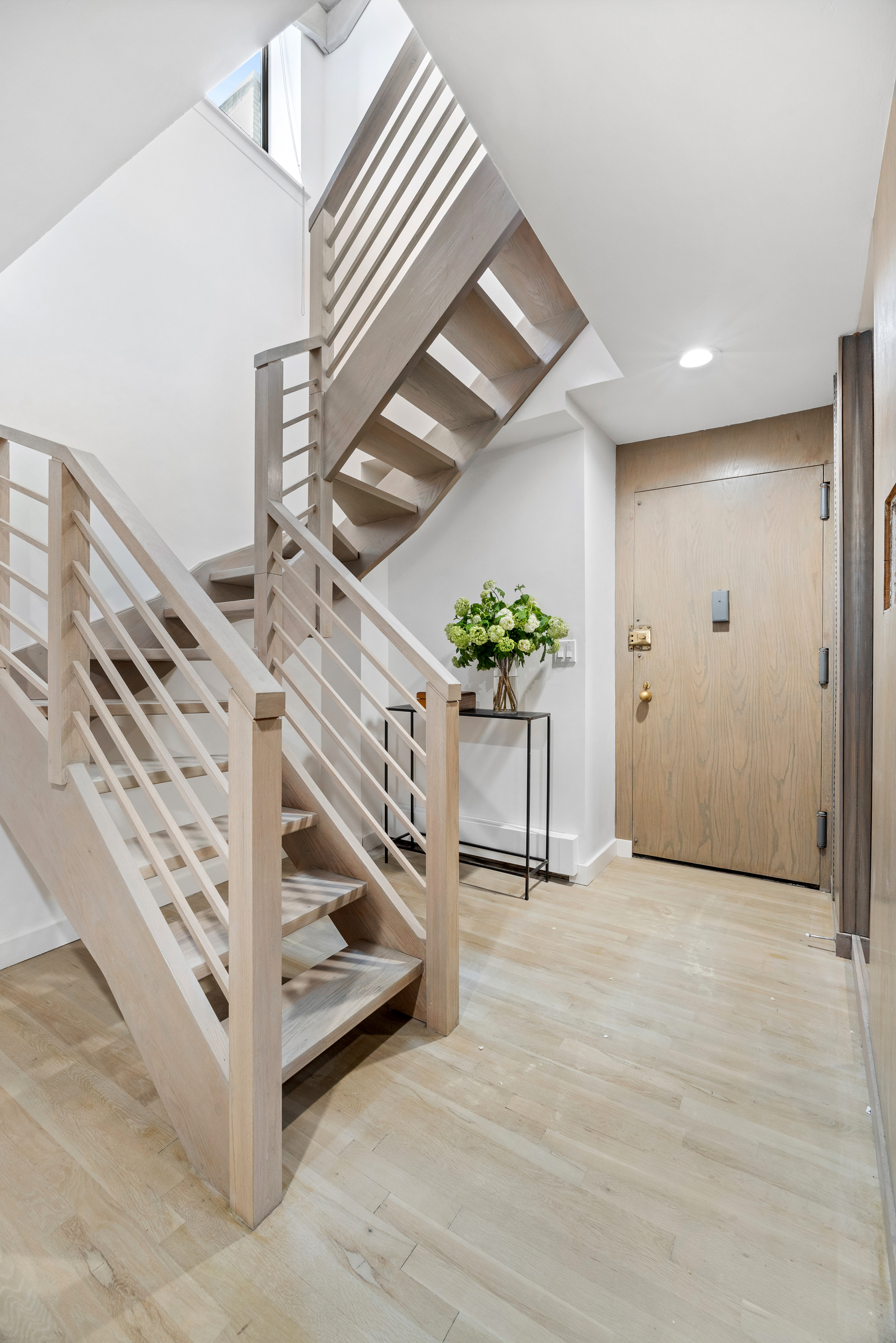 330 West End Avenue, Unit PHB Manhattan, NY 10023 - Photo 17 of 20 a view of entryway and hall