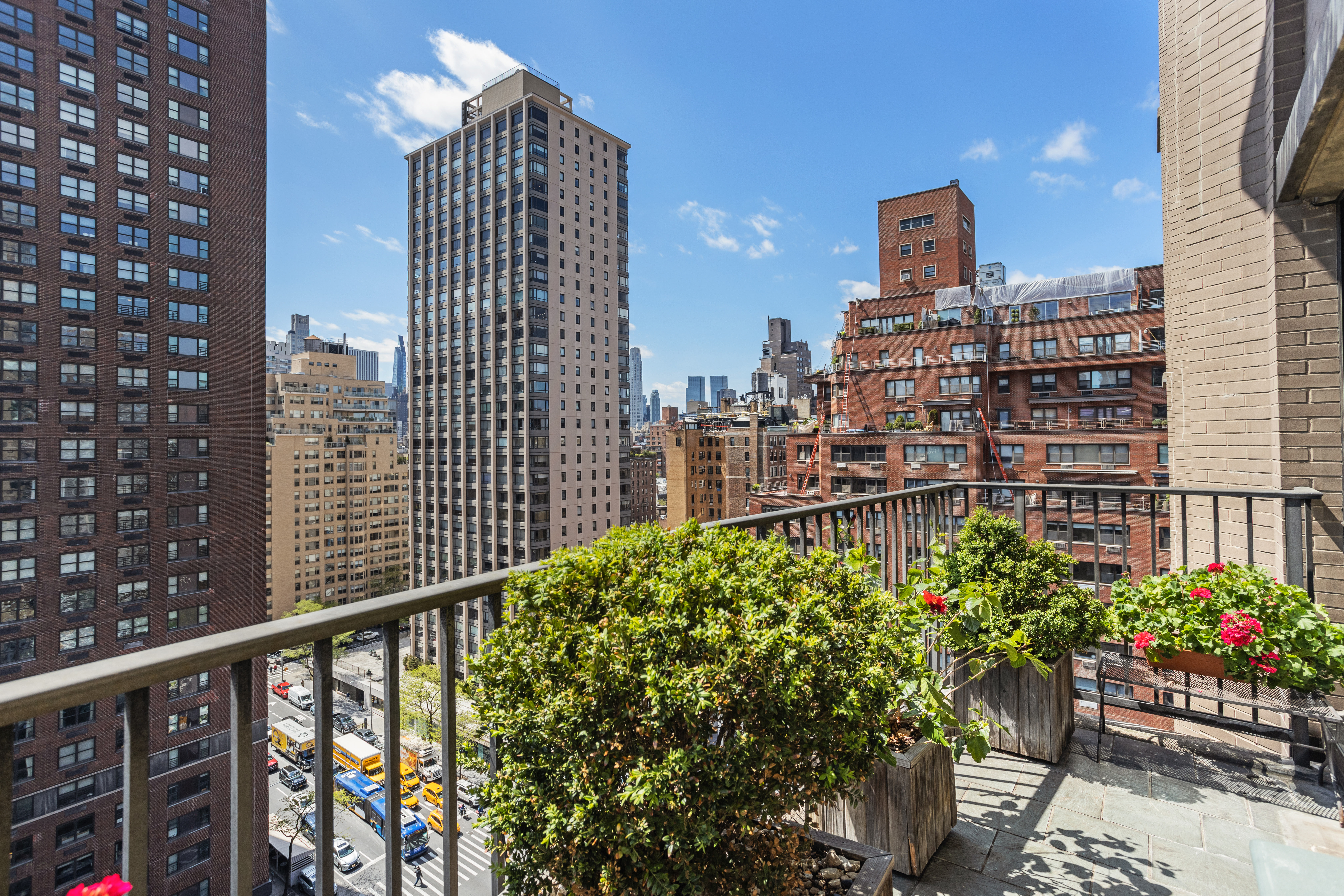 203 East 72nd Street, Unit 17C Manhattan, NY 10021 - Photo 11 of 13