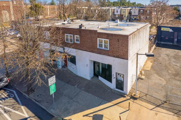 a view of building with an outdoor space