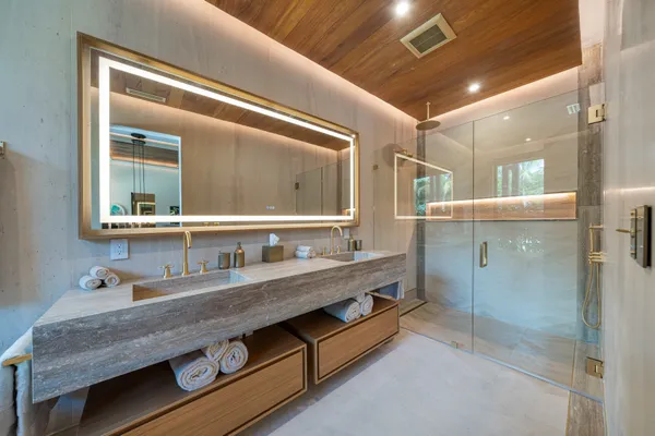 $4,900,000 | 967 Northeast 78th Street, Miami, FL 33138