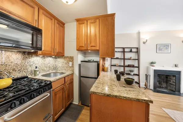 $495,000 | 342 East 50th Street, Unit 2B | Midtown East