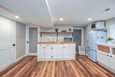 $1,300,000 | 935 15th Street Southeast, Washington, DC 20003