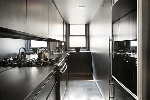 $999,500 | 4 East 70th Street, Unit 6C | Lenox Hill