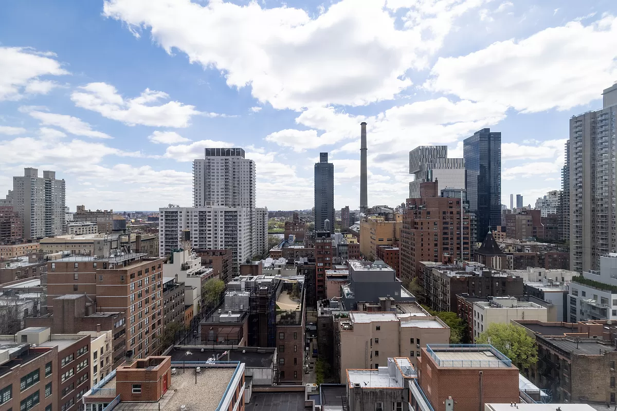 404 East 76th Street, Unit 7C Manhattan, NY 10021 - Photo 7 of 13 a picture of city view