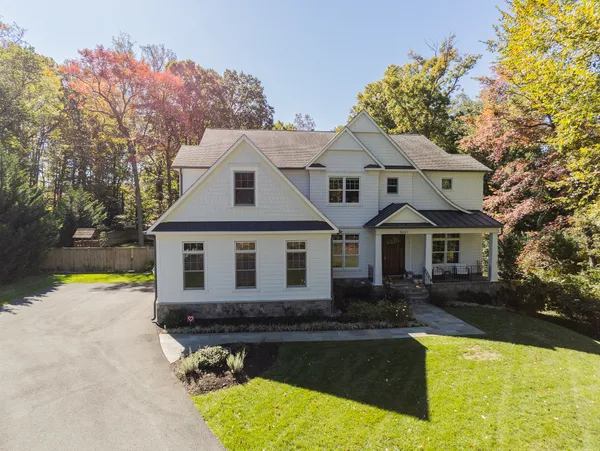 $2,550,000 | 8621 McHenry Street, Vienna, VA 22180