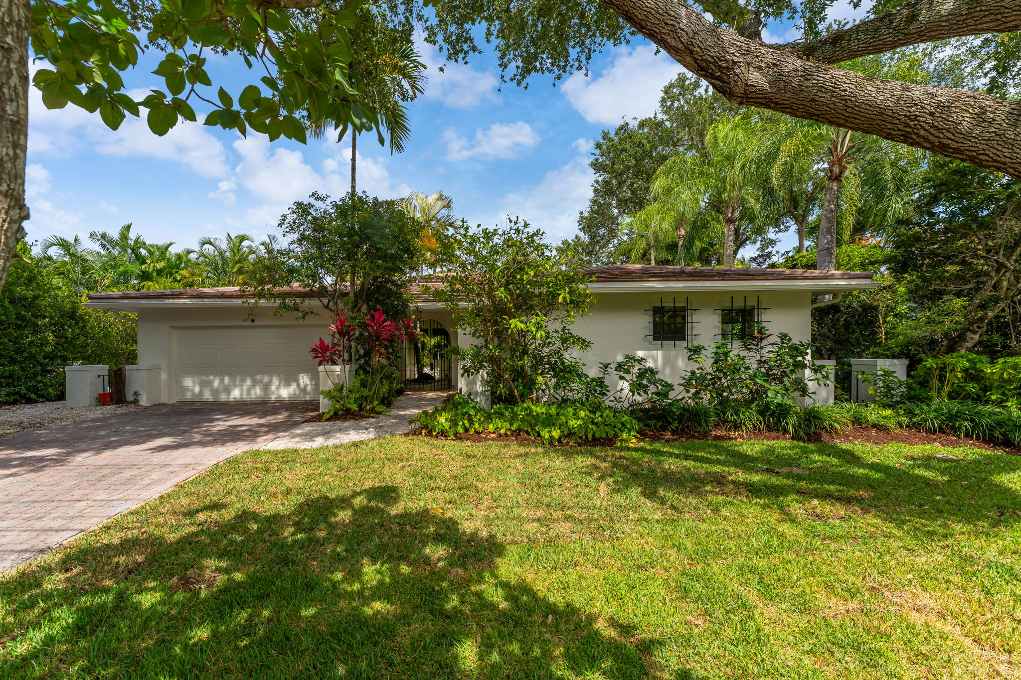 7711 Erwin Road Coral Gables, FL 33143 - Photo 2 of 28