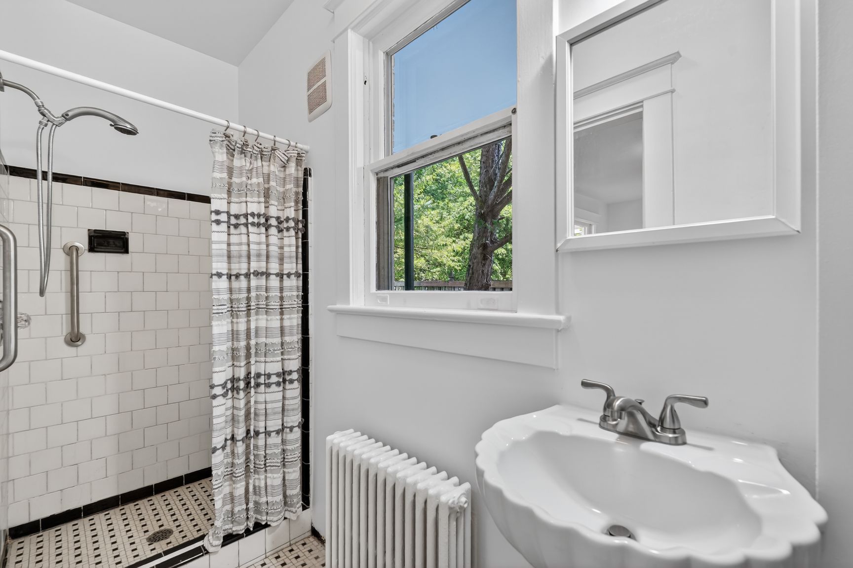 4425 P Street Northwest Washington, DC 20007 - Photo 8 of 28