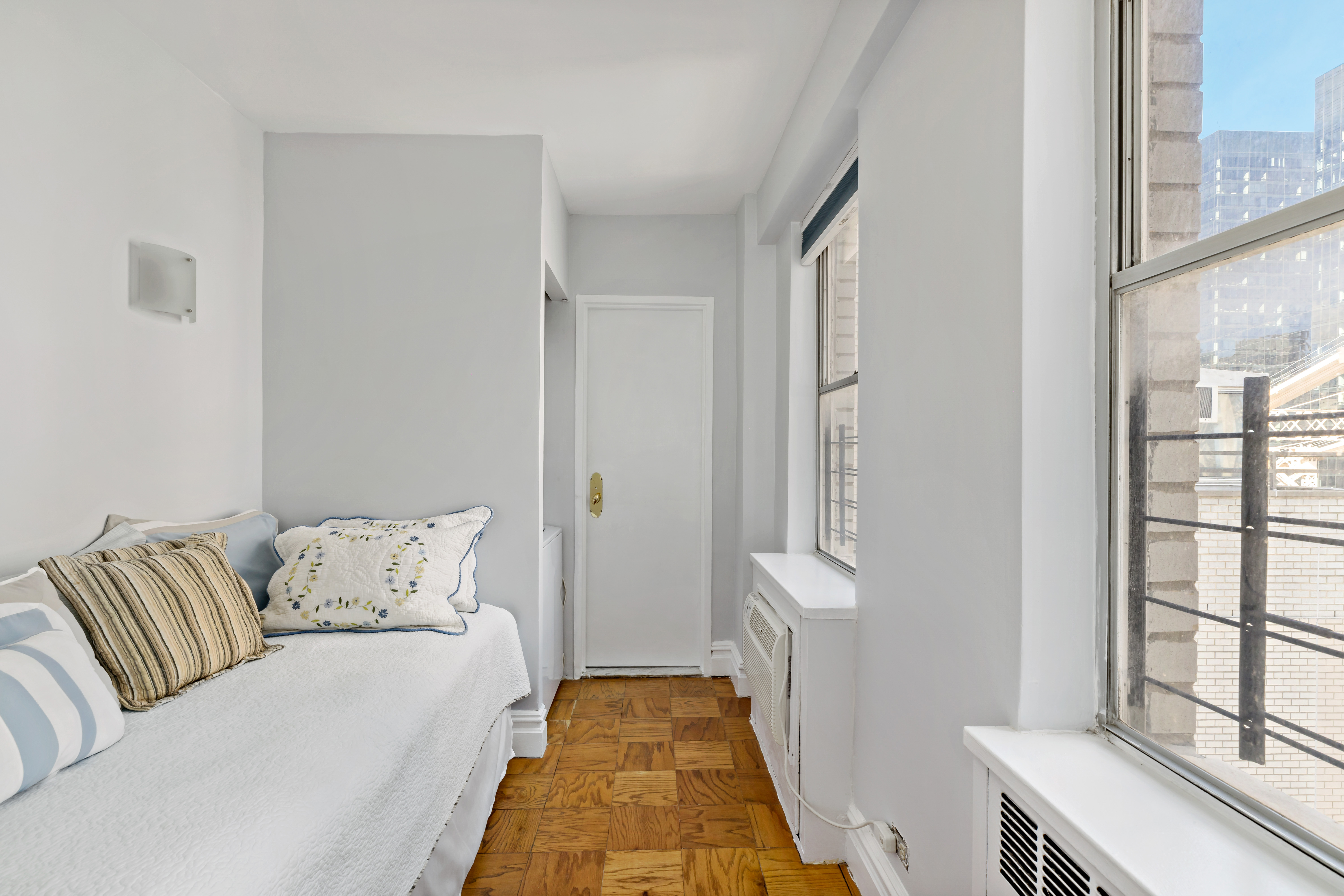 35 Sutton Place, Unit 19B Manhattan, NY 10022 - Photo 18 of 25