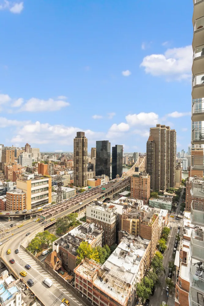 $849,000 | 303 East 57th Street, Unit 30E | Sutton Place