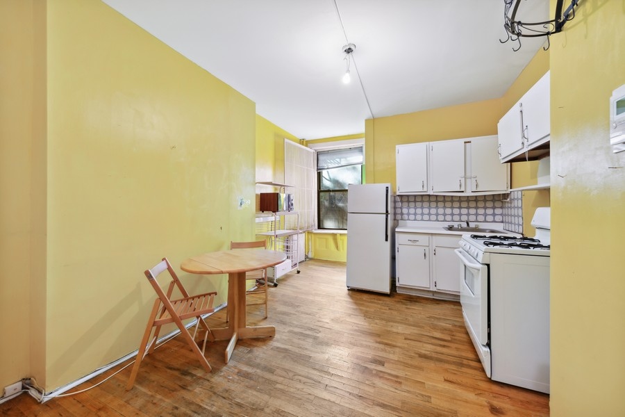 206 East 90th Street, Unit 2E Manhattan, NY 10128 - Photo 3 of 14