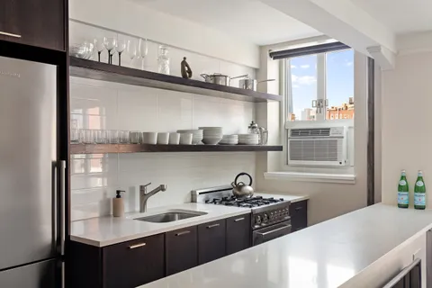 $545,000 | 200 West 20th Street, Unit 909 | Chelsea