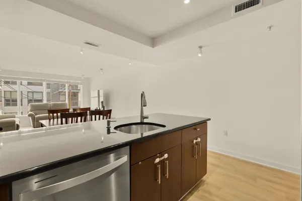 $500,000 | 1423 Newton Street Northwest, Unit 204, Washington, DC 20010