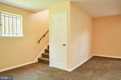 $3,800 | 5719 6th Street North, Arlington, VA 22205