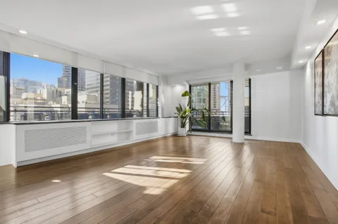$2,100,000 | 309 East 49th Street, Unit 21A | Midtown East
