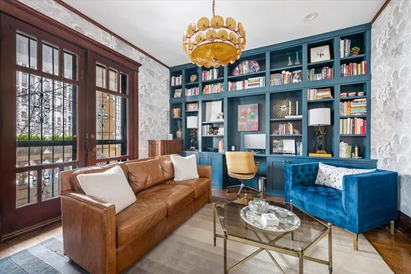 $1,200,000 | 457 West Fullerton Parkway, Unit 2W, Chicago, IL 60614