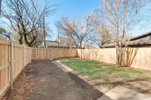 $2,100 | 1313 Willow Wood Court, Irving, TX 75060