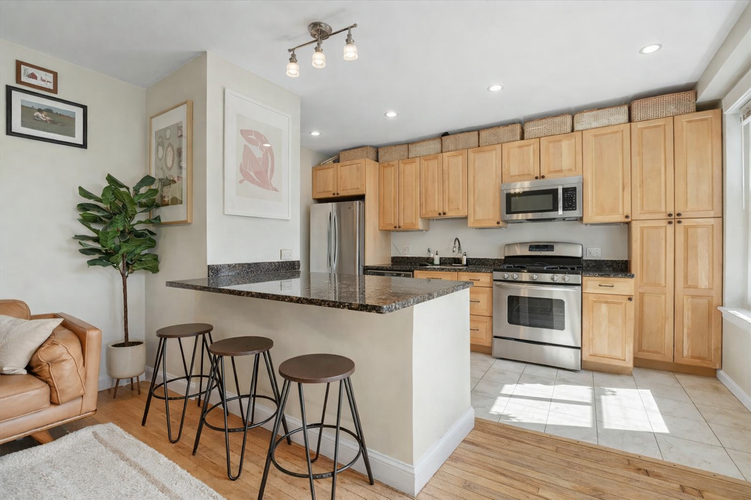 130 Myrtle Street Boston, MA 02114 - Photo 8 of 12