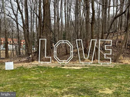 $2,925,000 | 930 Fairway Drive Northeast, Vienna, VA 22180