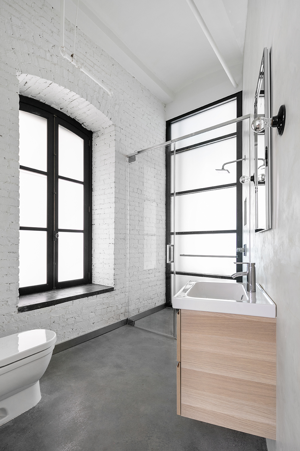 59 4th Avenue, Unit 2B Manhattan, NY 10003 - Photo 9 of 14 a view of an empty room with a window