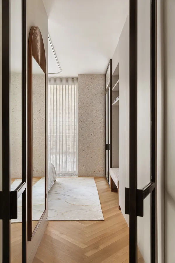 $2,195,000 | 16 West 40th Street, Unit 16B | Bryant Park