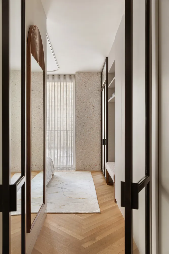 $2,295,000 | 16 West 40th Street, Unit 16B | Bryant Park