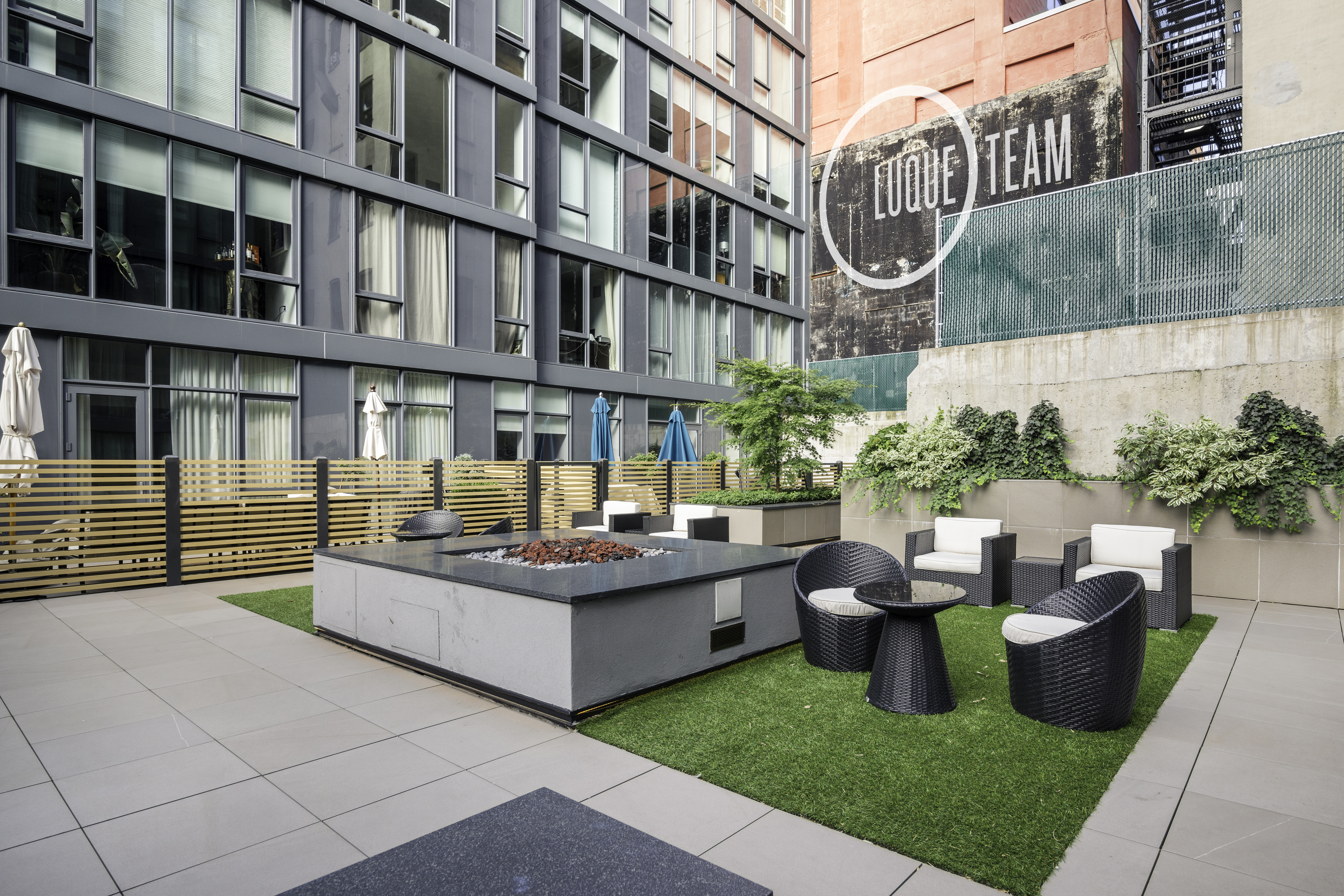 540 West 49th Street, Unit 405S Manhattan, NY 10019 - Photo 8 of 12 a view of a building with sitting area