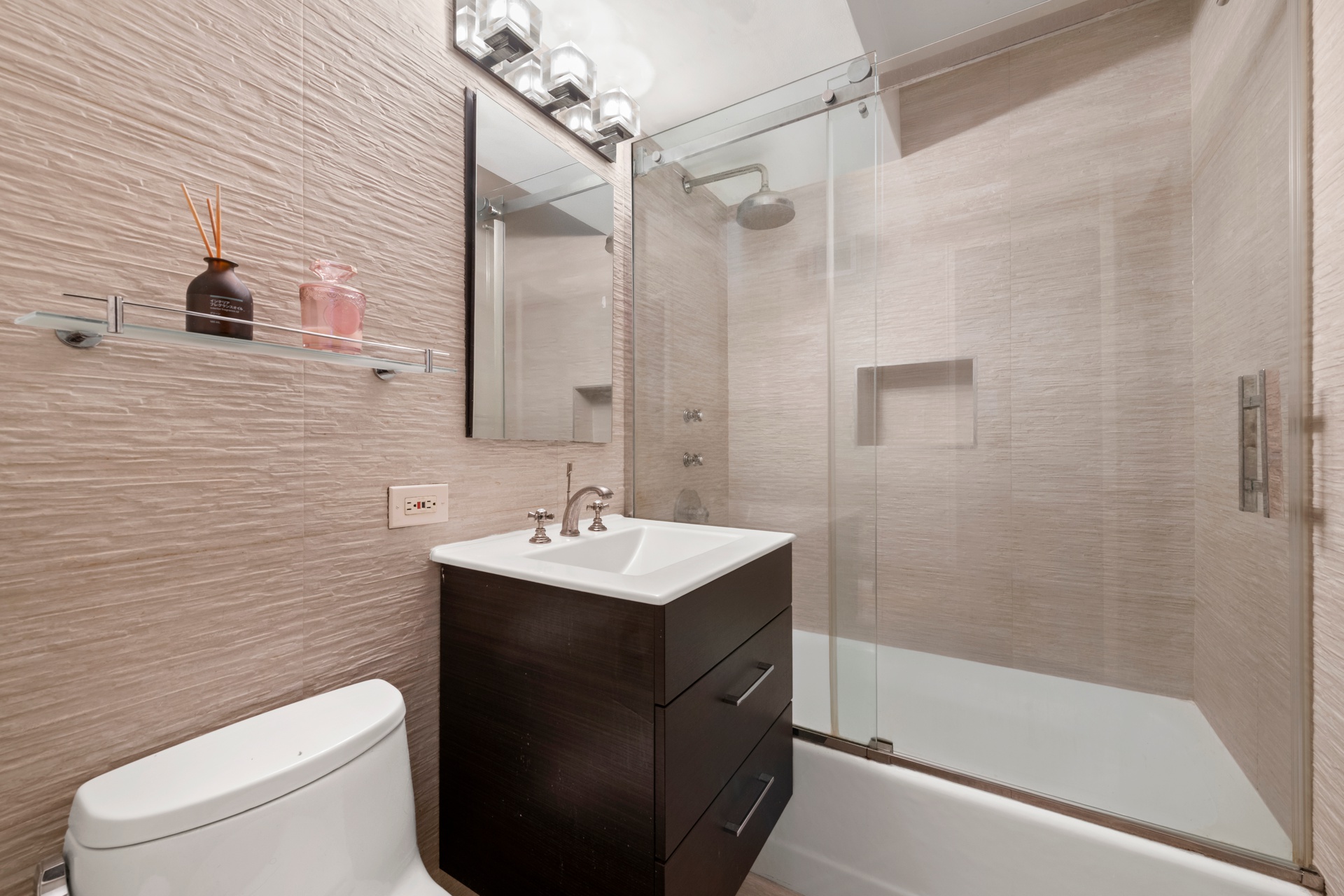 405 East 63rd Street, Unit 6J Manhattan, NY 10065 - Photo 5 of 13 Gallery Image 5