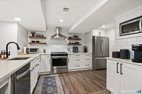 $1,495,000 | 72 Barclay Drive, Stamford, CT 06903