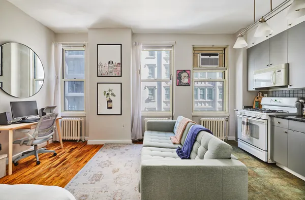 $3,200 | 4 Lexington Avenue, Unit 4F | Gramercy