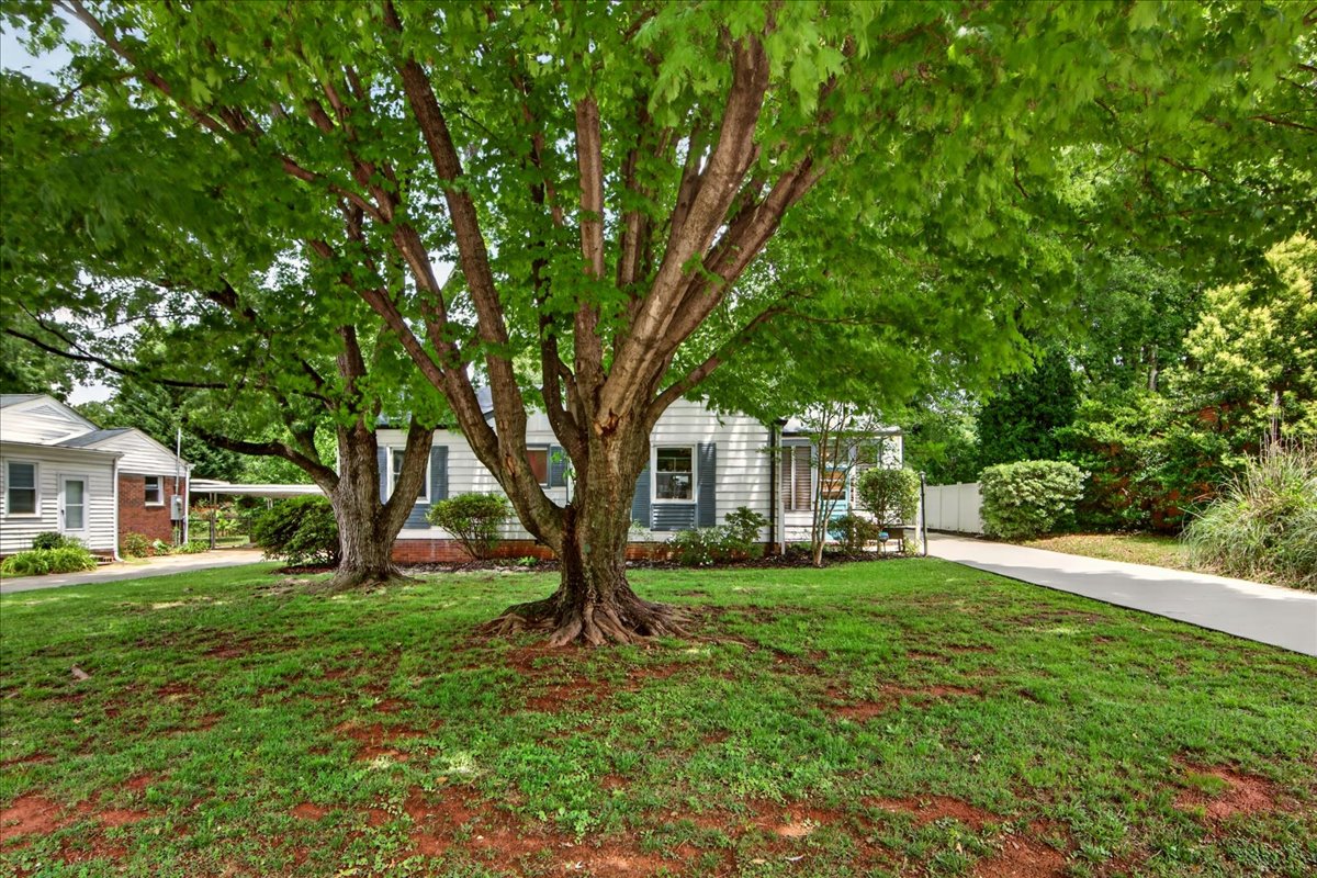 2225 Ashley Road Charlotte, NC 28208 - Photo 2 of 42
