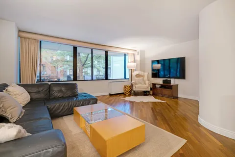 $2,495,000 | 309 East 49th Street, Unit 2B3B | Midtown East