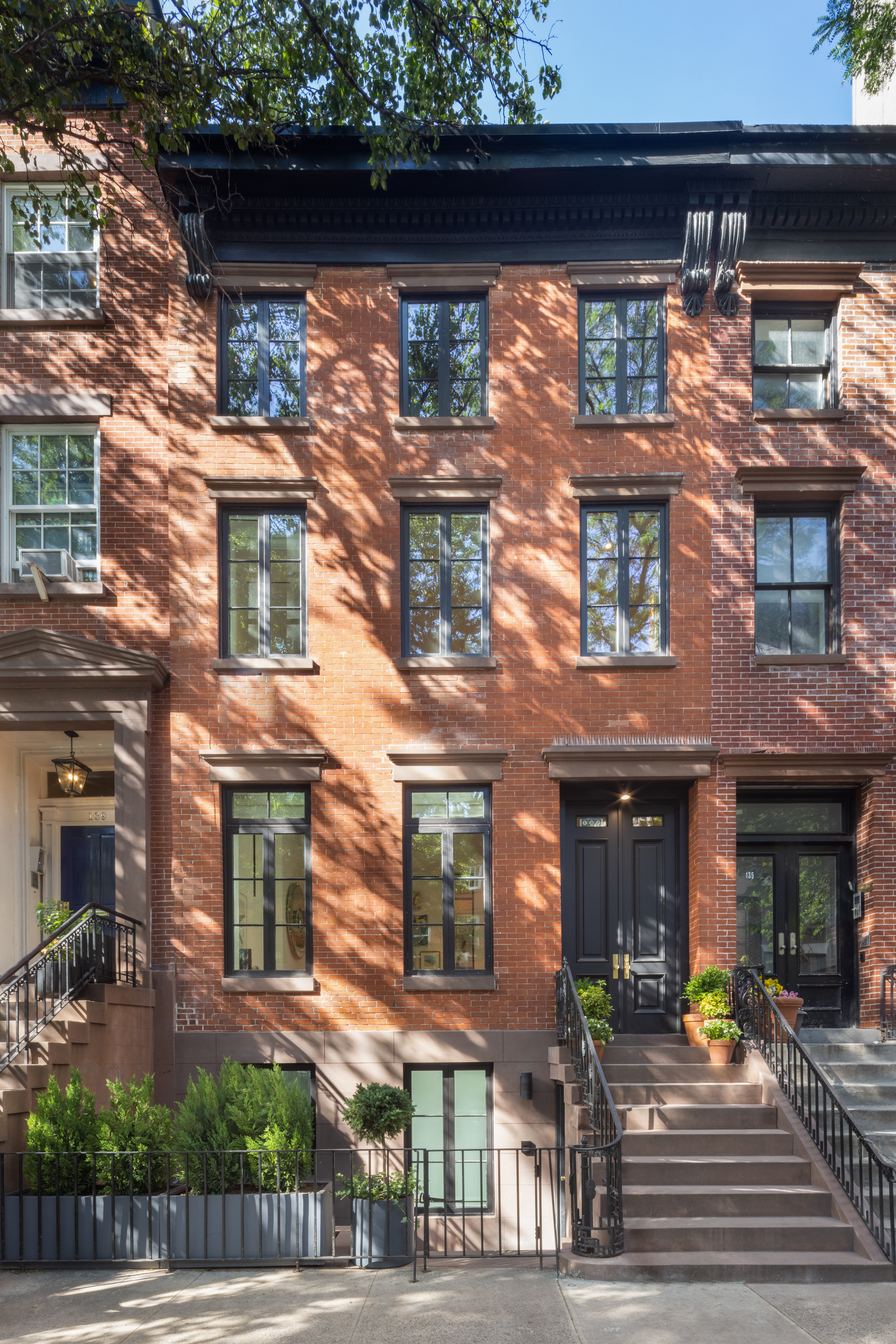 137 West 13th Street Manhattan, NY 10011 - Photo 1 of 24
