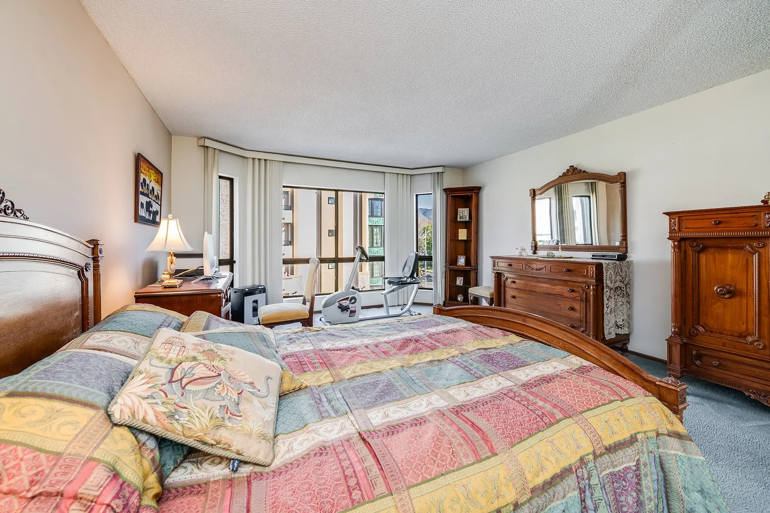 $849,000 | 10409 Riverside Drive, Unit 203, Toluca Lake, CA 91602