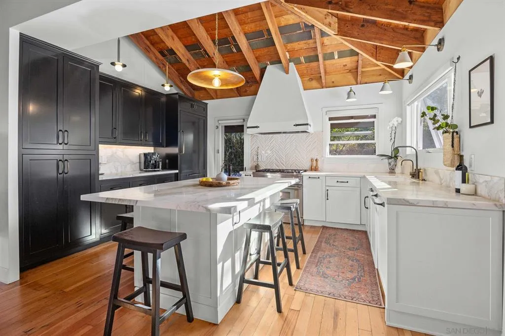 $4,995,000 | 554-556 Stratford Drive, Encinitas, CA 92024