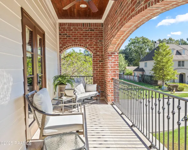 $1,100,000 | 100 Candlewood Drive, Lafayette, LA 70508