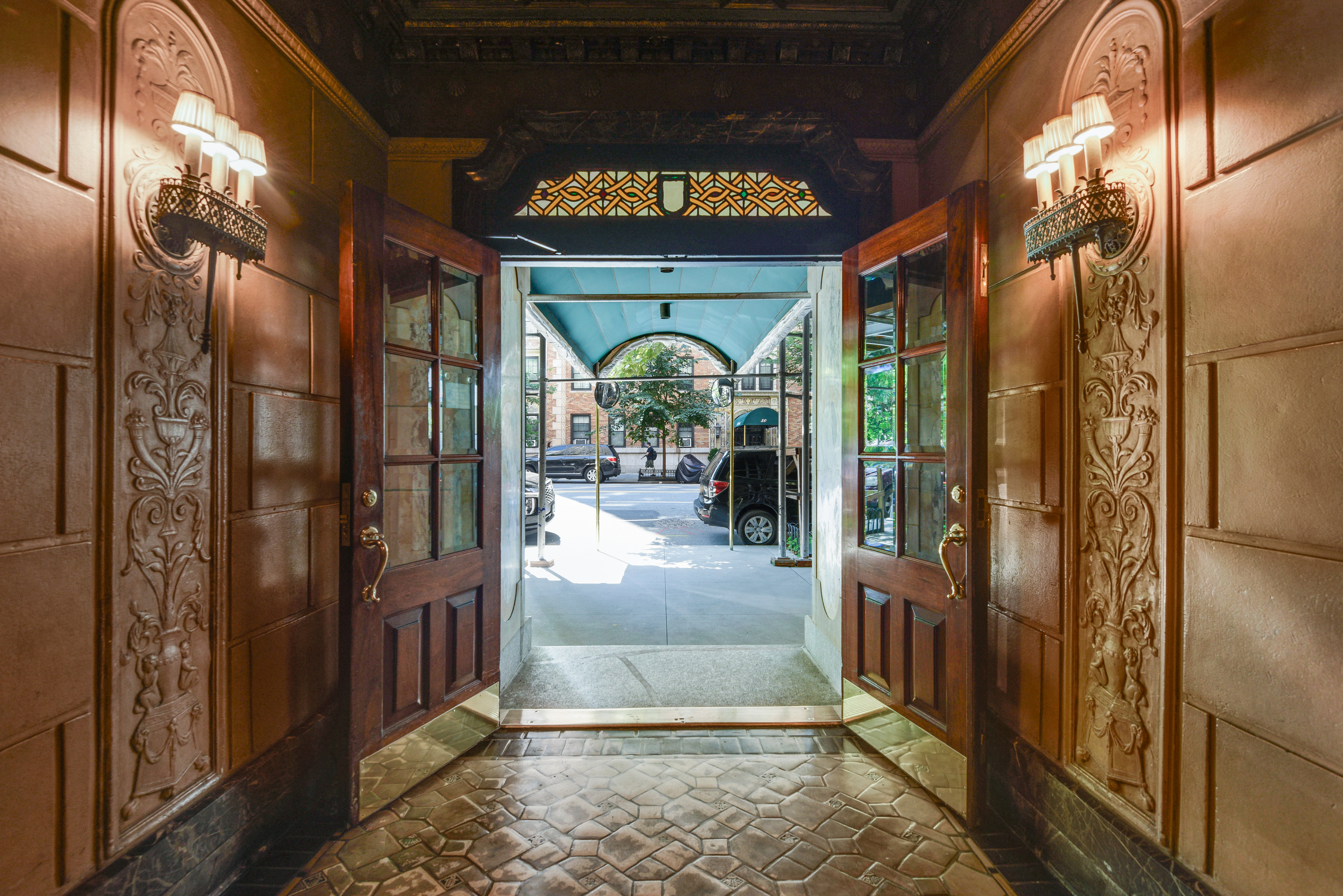 41 West 96th Street, Unit 1B Manhattan, NY 10025 - Photo 20 of 24 a view of entryway with a rug